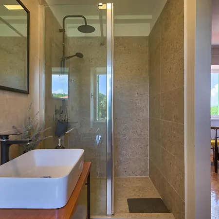 Crassula Summer With Private Pool וילה Kras
