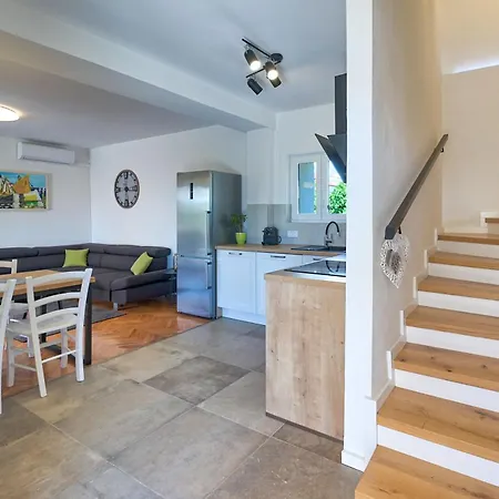 Villa Crassula Summer With Private Pool Kras