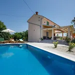 Crassula Summer With Private Pool Kras